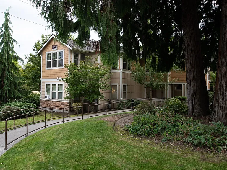 8535 Avondale Rd NE #A201 — Photo 1