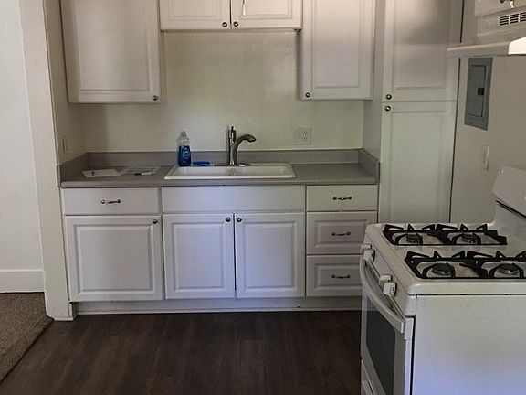 4th image of 7933 Victoria Ave
