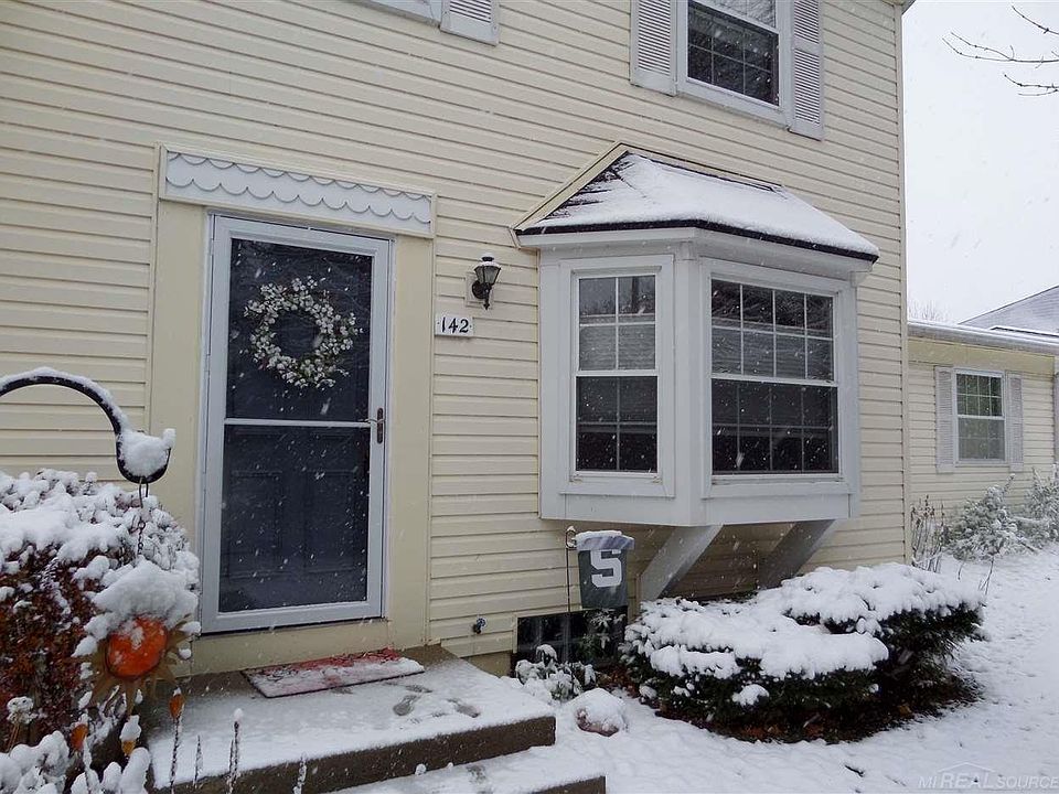 1st image of 142 Lake Village Dr #1