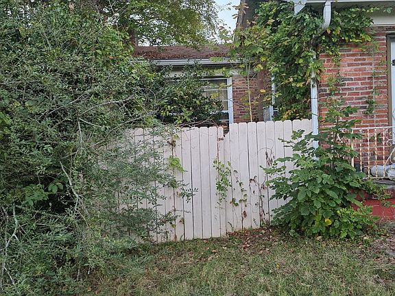 5th image of 606 N Graycroft Ave