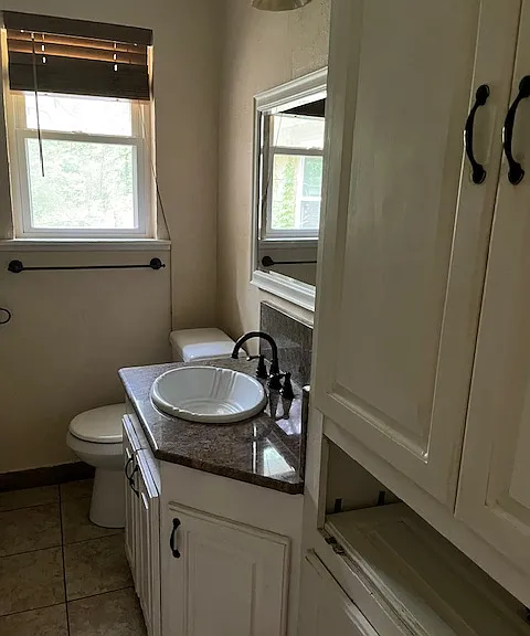 109 Lawrence Dr — Photo 8
