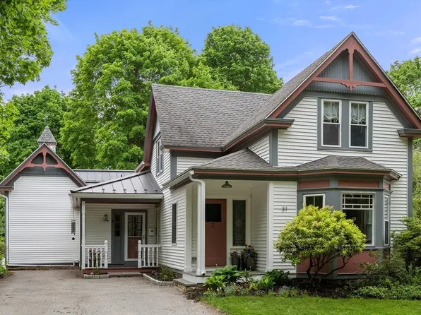 31 Pine St, Andover, MA 01810