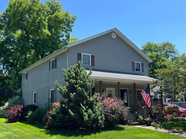 37 Pleasant St, Wakeman, OH 44889