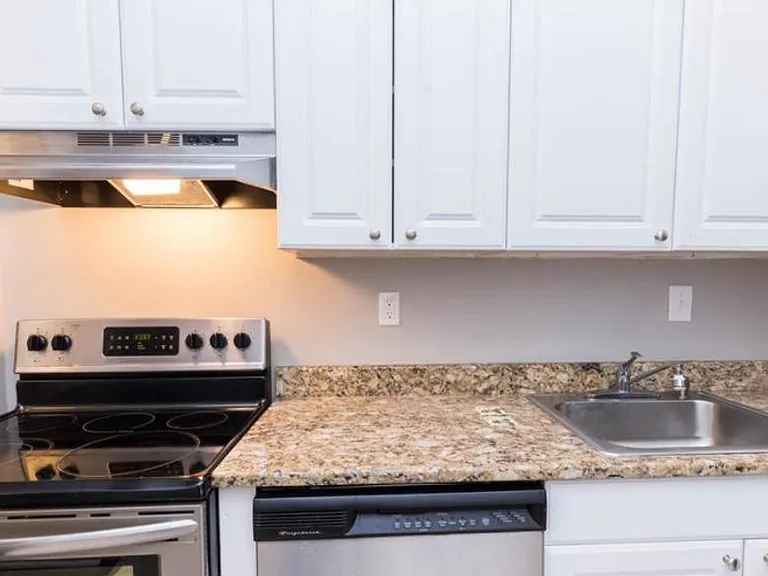 2107 Spruce St #2R — Photo 4