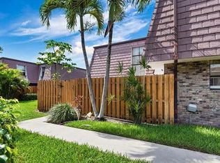 7529 Courtyard Run E, Boca Raton, FL 33433