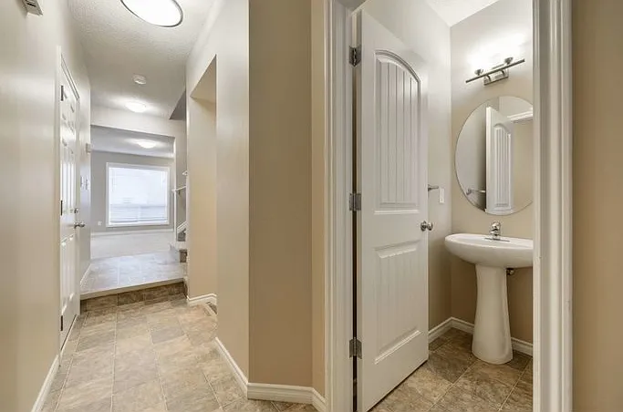 3 bed, 2.5 bath, 1160 sqft, $1,950 — Photo 4
