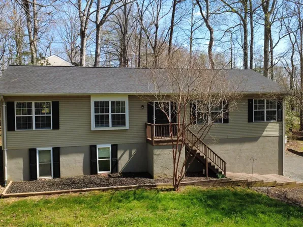 627 Mount Pleasant Dr, Locust Grove, VA 22508
