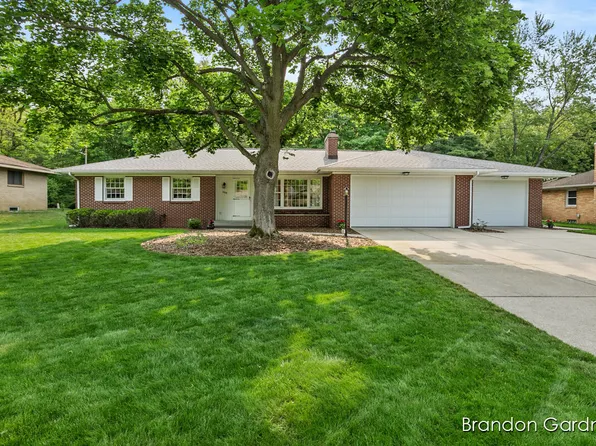 1888 Orchard Ln NE, Grand Rapids, MI 49505