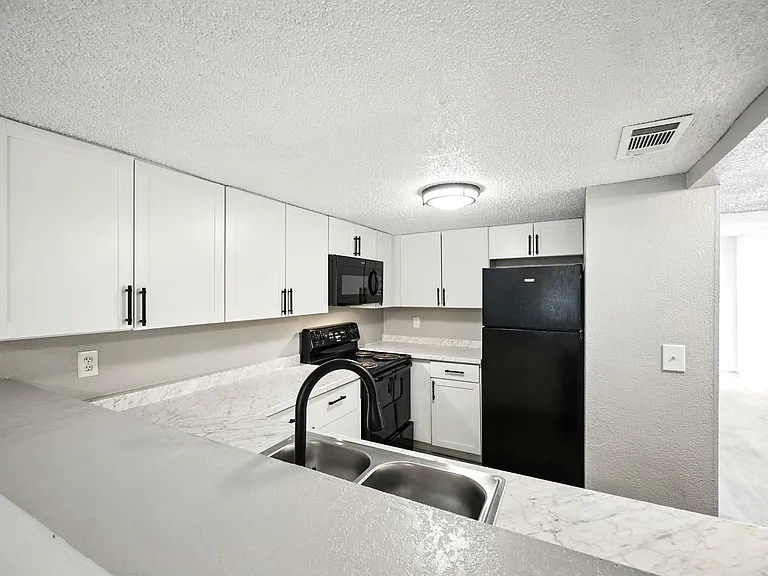 The Square at 59 Caroline — Photo 19