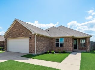 200 Irick Ct, Aubrey, TX 76227