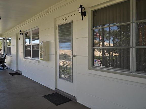5th image of 124 36th Ave N APT 203E
