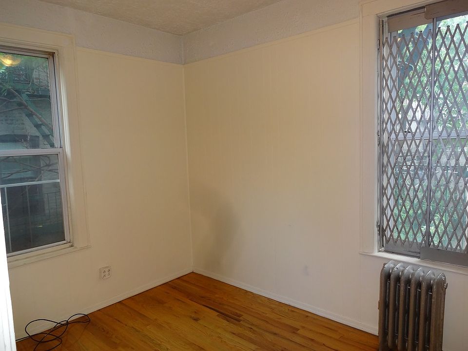 1st image of 2756 27th St APT 2R