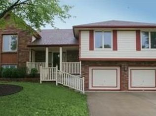 1204 SW Huntington Dr, Blue Springs, MO 64015