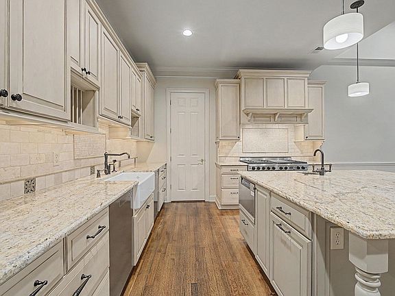 4th image of 2500 Birnam Wood Dr