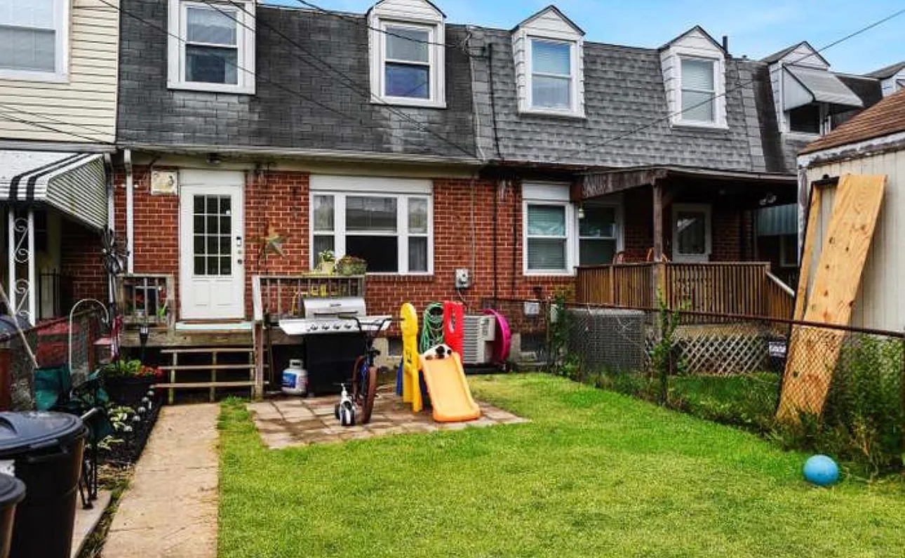 3 bed, 1386 sqft, $2,500 — Photo 2
