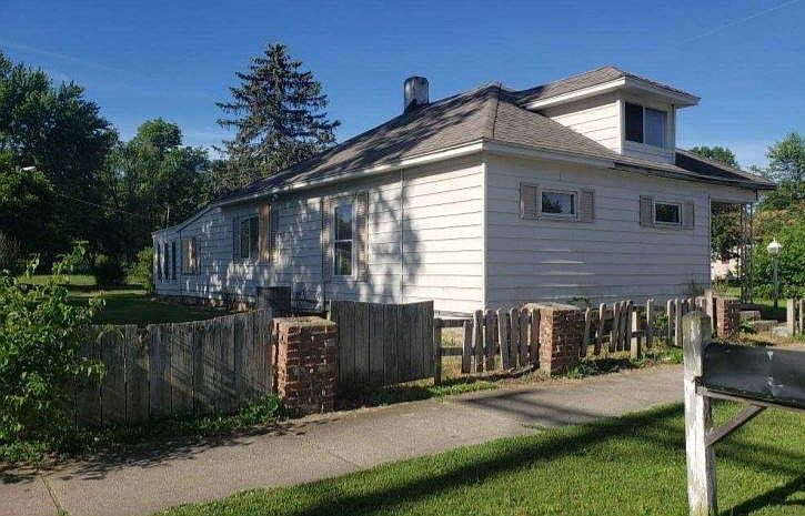 2nd image of 2431 8th Ave