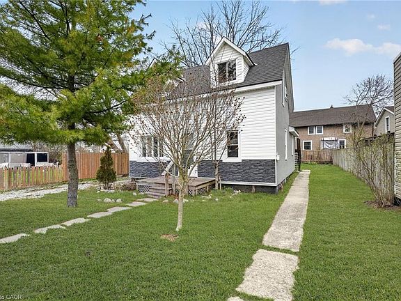 3rd image of 172 Fraser St
