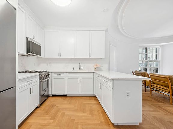 4th image of 2109 Broadway APT 1192