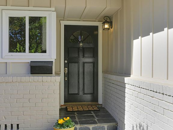 3rd image of 2222 Coronet Dr