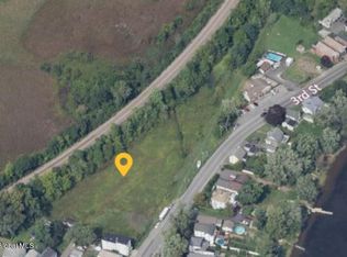 138 3rd St, Waterford, NY 12188