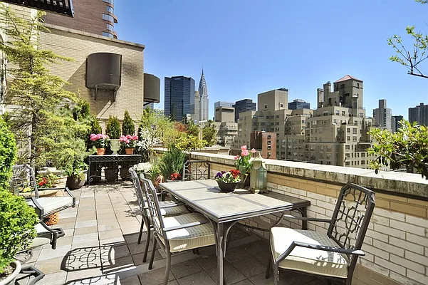 Sold by Corcoran | media 14