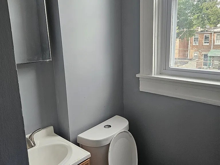 3326 Kenyon Ave — Photo 6