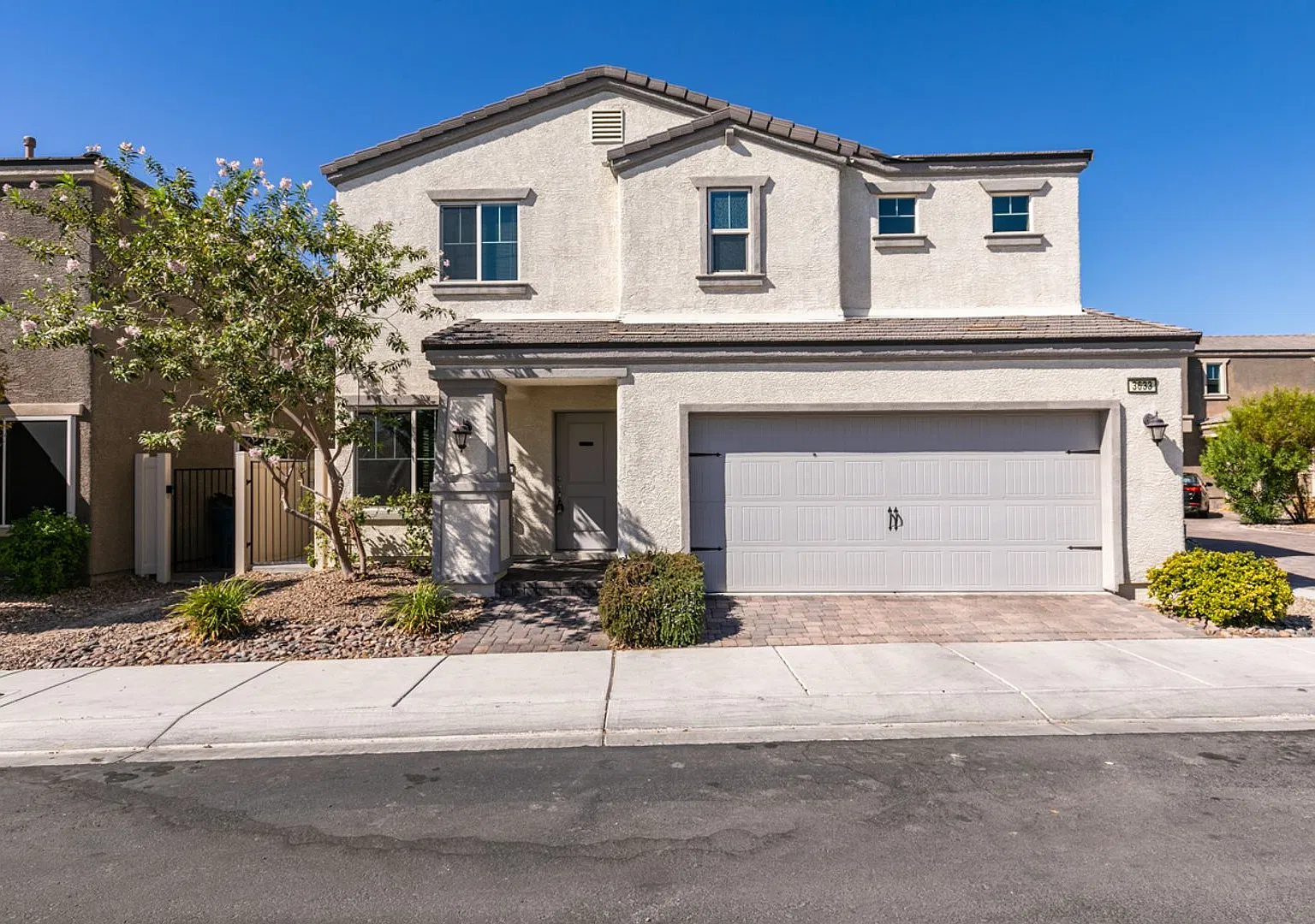 3-bedroom home featuring granite countertops, stainless steel appliances, and a covered backyard ... — Photo 1