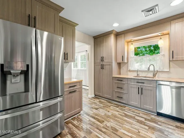 46 Newman Drive, Toms River, NJ 08755