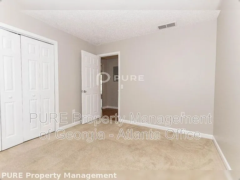 553 Scrooch Ct — Photo 16