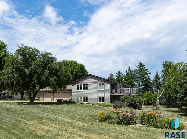8704 E 38th St, Sioux Falls, SD 57110