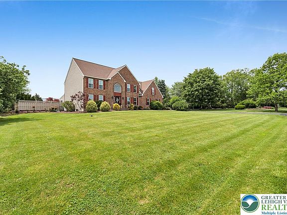 2nd image of 3830 McIntosh Dr N