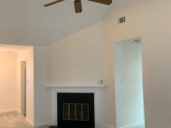 5th image of 2605 Arlington Blvd APT 302