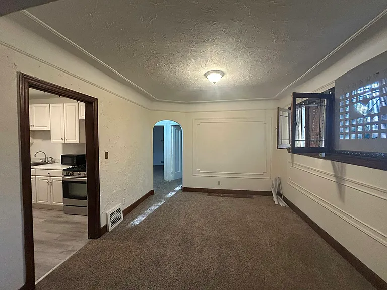 4401 Buckingham Ave #2 — Photo 6
