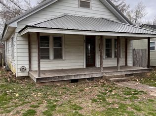 1112 N College Ave, Clarksville, AR 72830