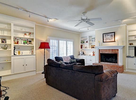 3rd image of 5636 El Campo Ave