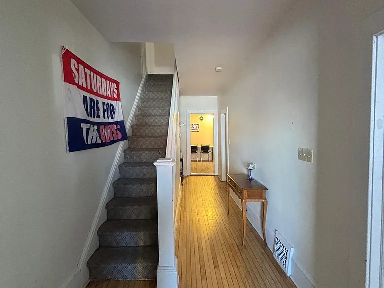 444 Gladstone Ave — Photo 2