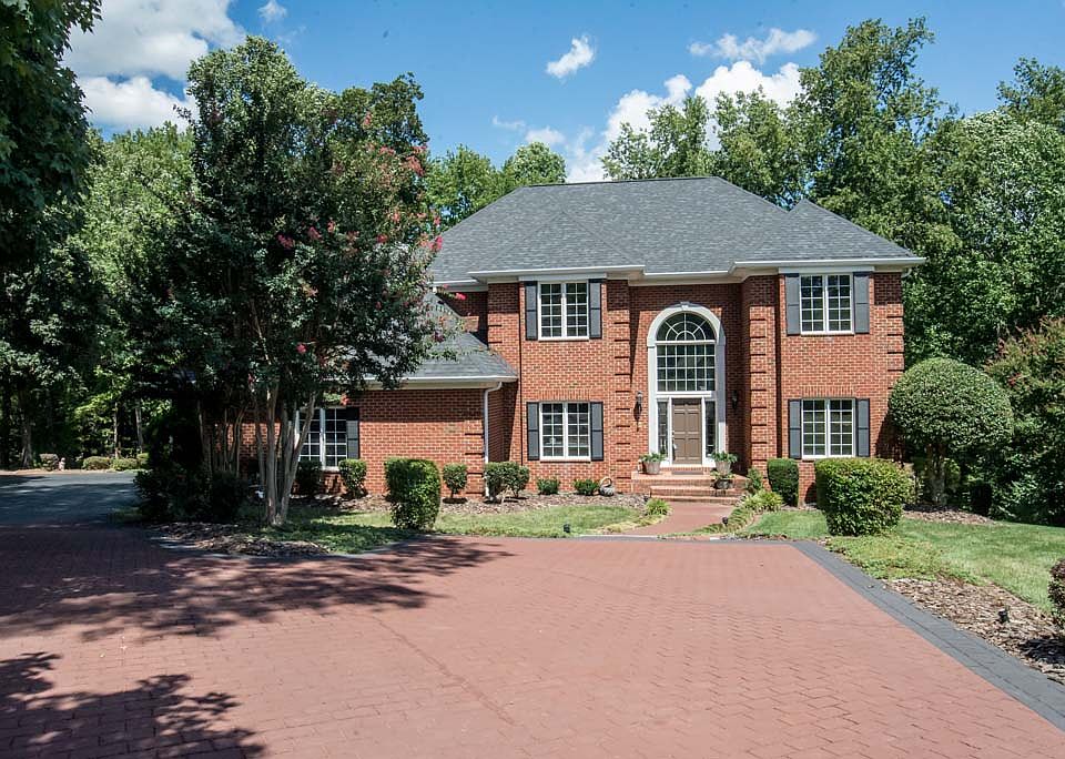 1st image of 908 Cloister Dr