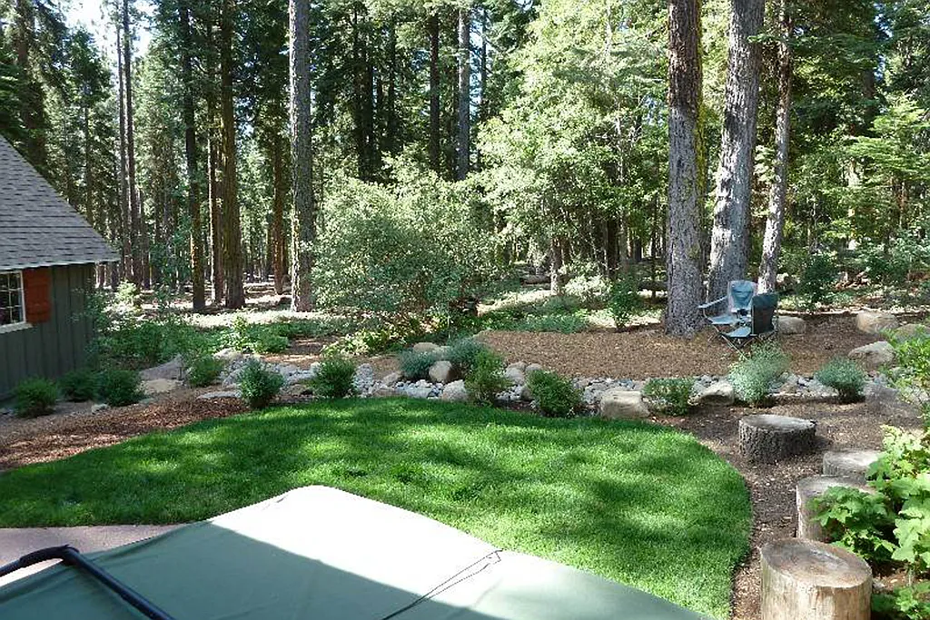 3 bed, 2.5 bath, 1642 sqft, $3,850 — Photo 2
