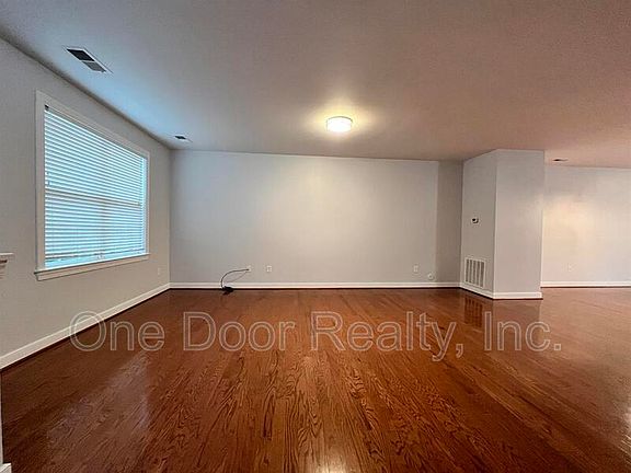 4th image of 224 Lewis Burwell Pl