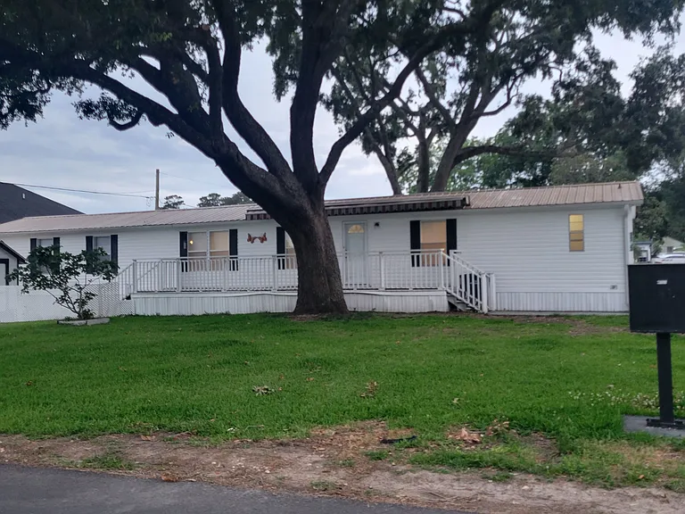 1103 Lissie Ln — Photo 22
