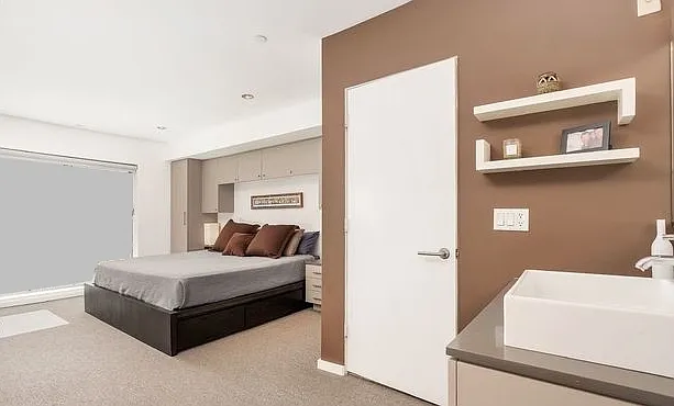 7062 Hawthorn Ave #305 — Photo 8