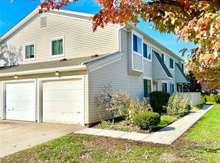 5518 Sutton Ln #20-B, Willoughby, OH 44094