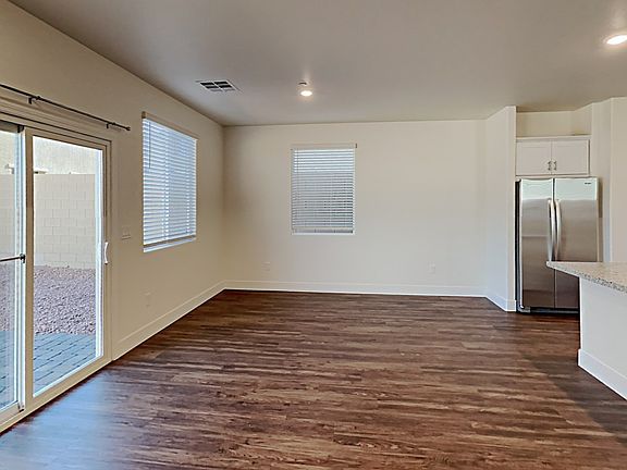 3rd image of 330 Palazza Reserve Pl