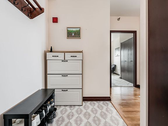 5th image of 33 W Ontario St APT 47A
