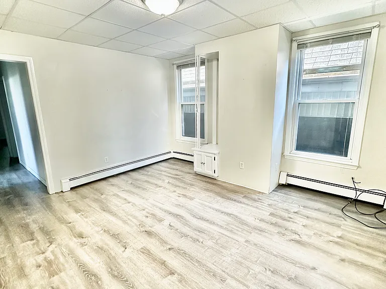 423 Meridian St #3 — Photo 2