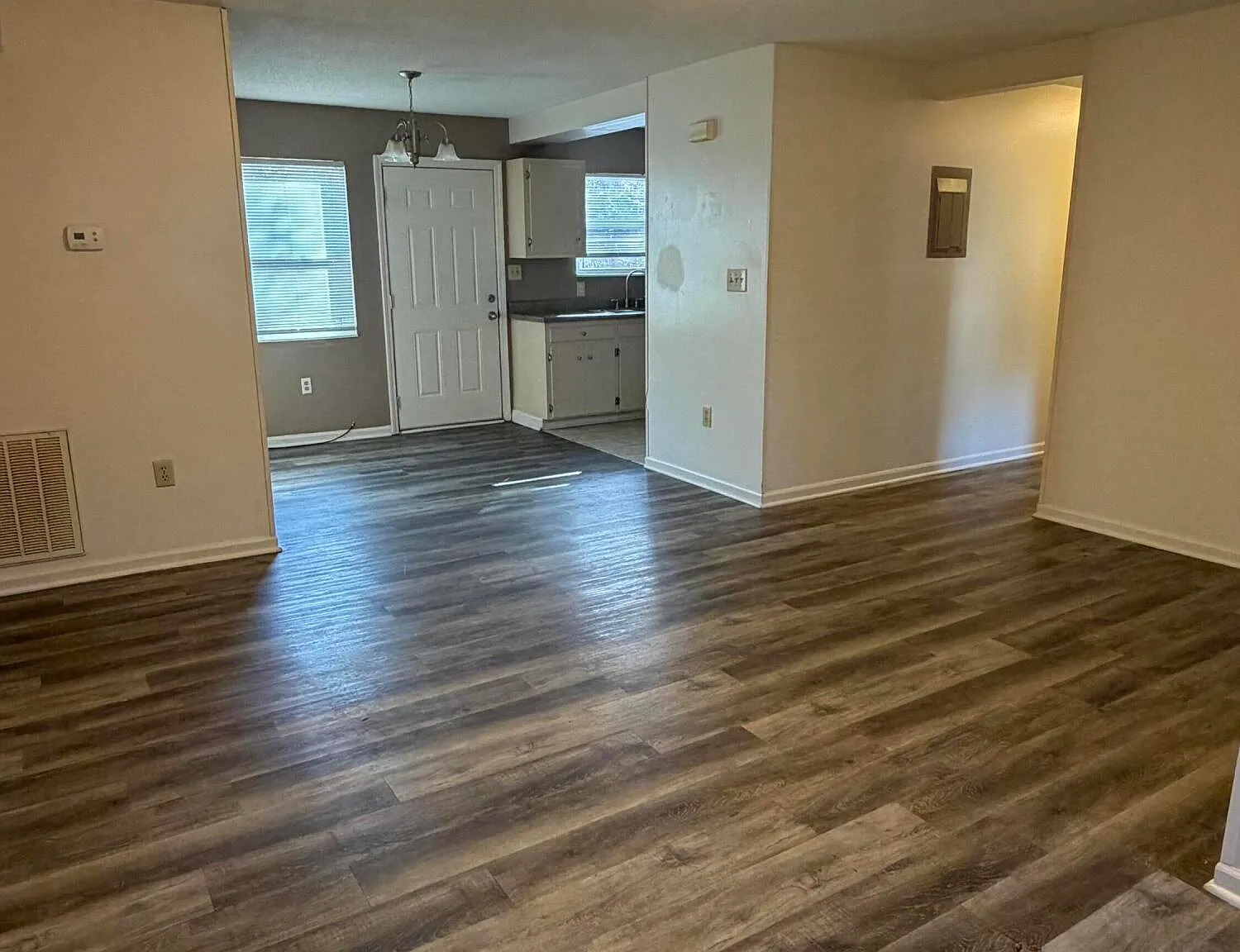 1 bed, 1.0 bath, $825 — Photo 2