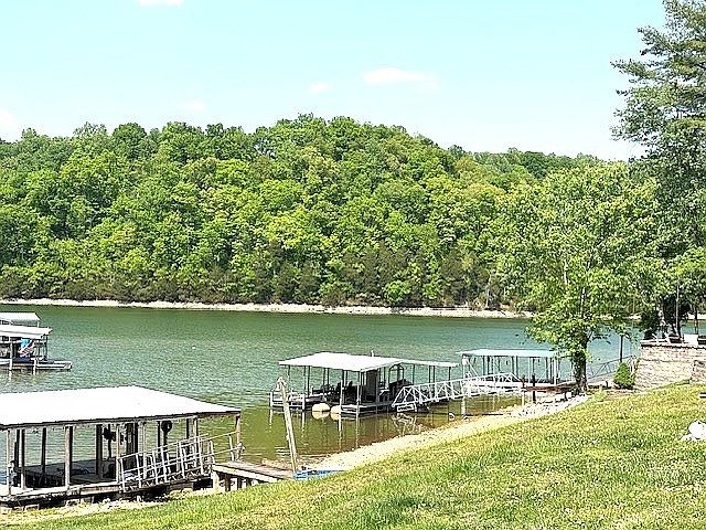 1st image of 524 Shasteen Hollow Rd
