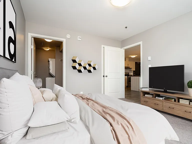 2096 De Vries Ave — Photo 14
