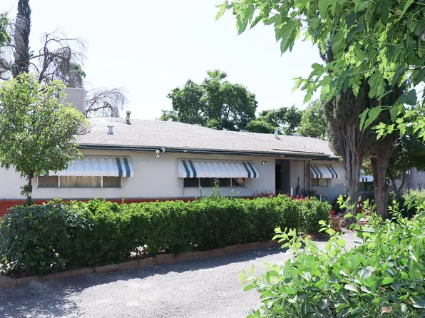 910 S Siskiyou Ave, Kerman, CA 93630