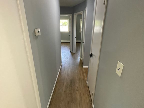 4th image of 71 Loganberry Ln